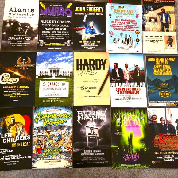 2024 / 2025 Concert Tour Posters Various Artists 11"x17" Lot of 25 - Picture 2 of 3